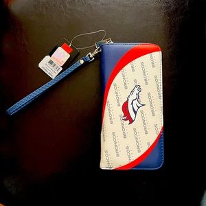 Broncos woman’s wallet